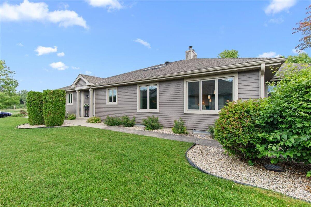 W173N8073 Shady Ln, Menomonee Falls, WI 53051