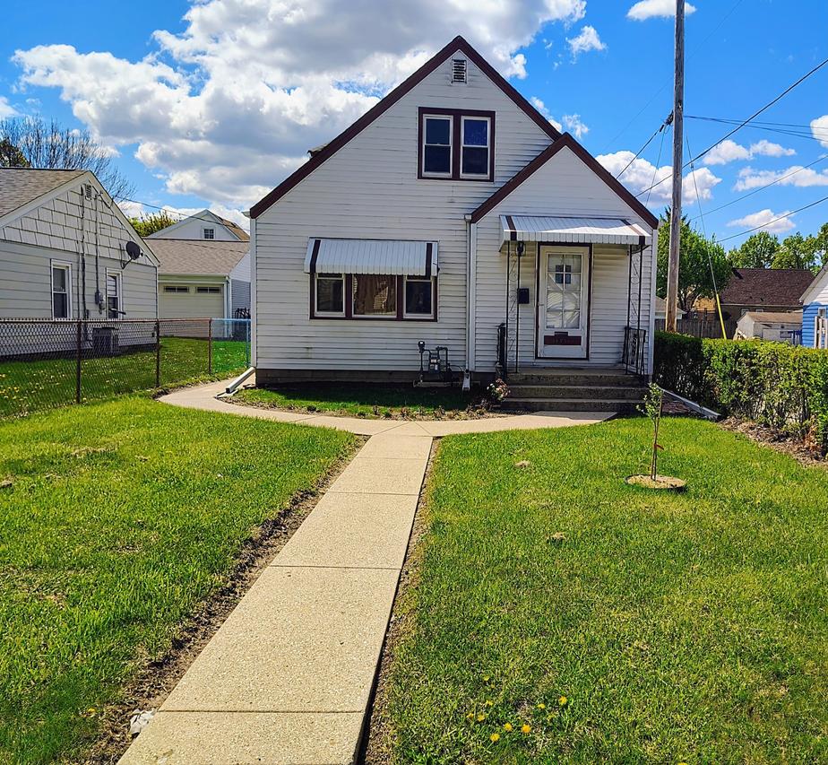1561 W Morgan Ave, Milwaukee, WI 53221