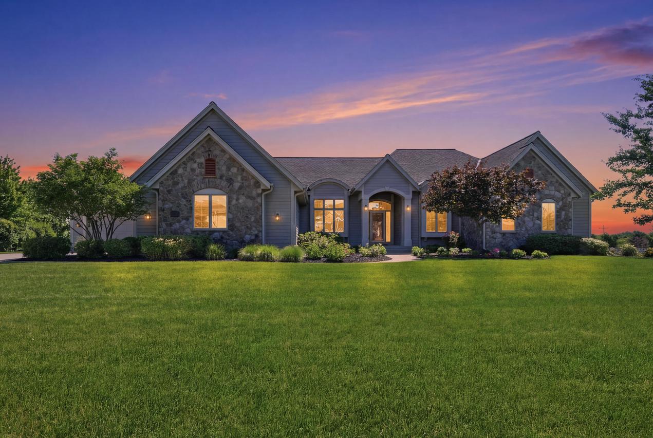 7306 S Stone Hedge Dr, Franklin, WI 53132