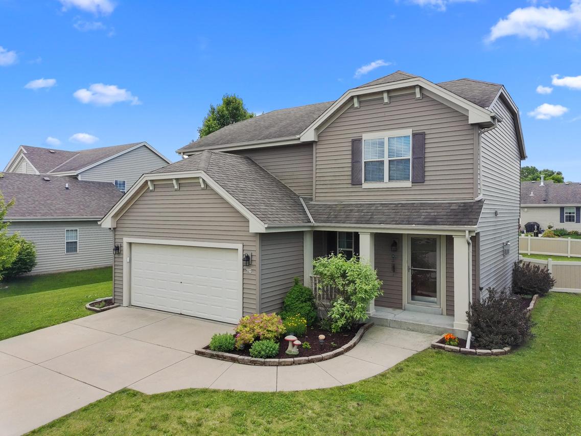 621 E Sheila Ave, Elkhorn, WI 53121