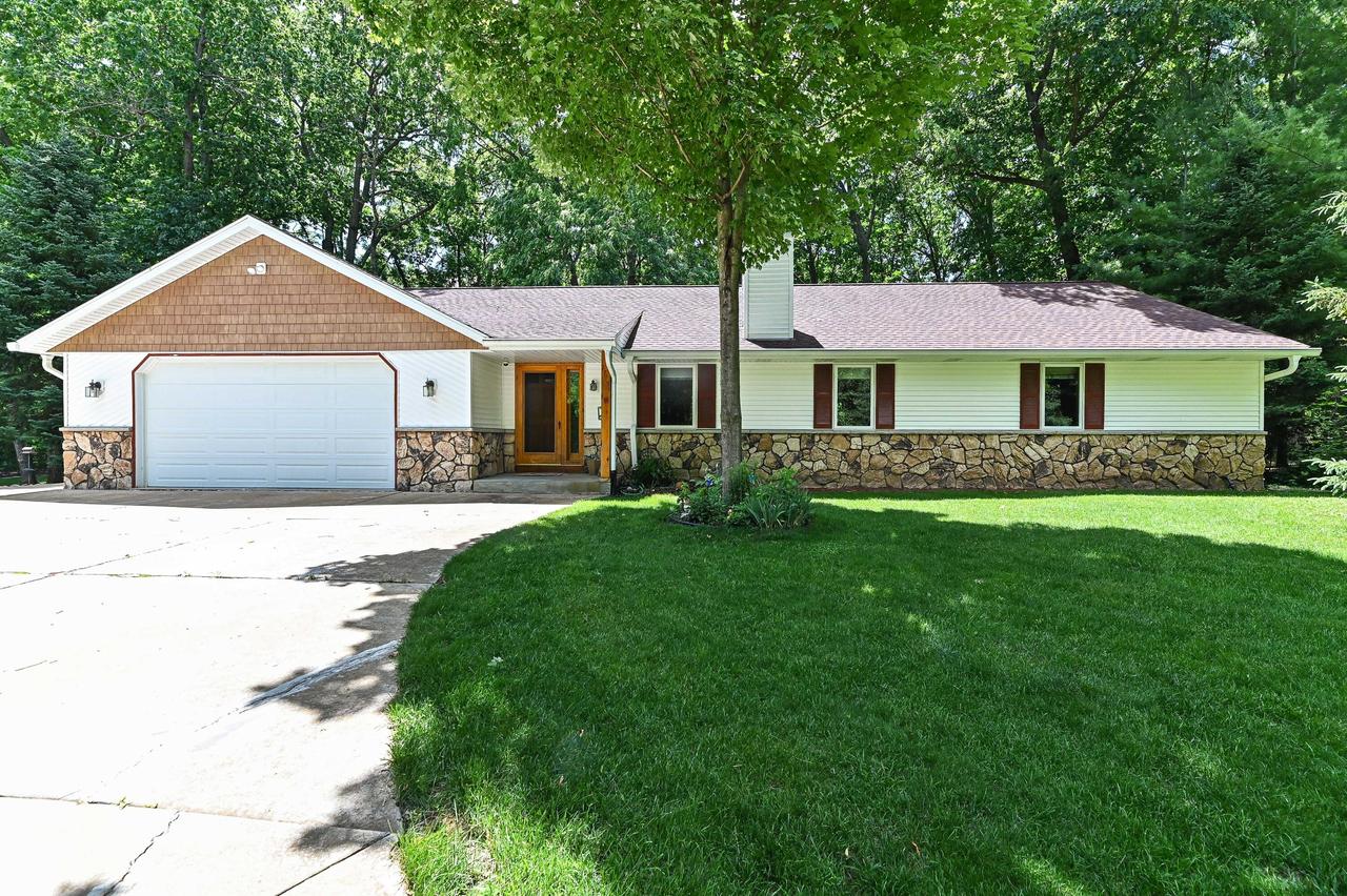 27151 Ridgewood Trl, Norway, WI 53185