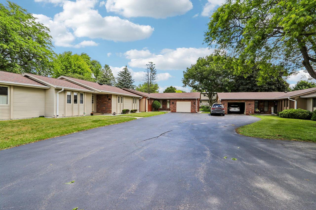 715 Tamarack Dr, West Bend, WI 53095