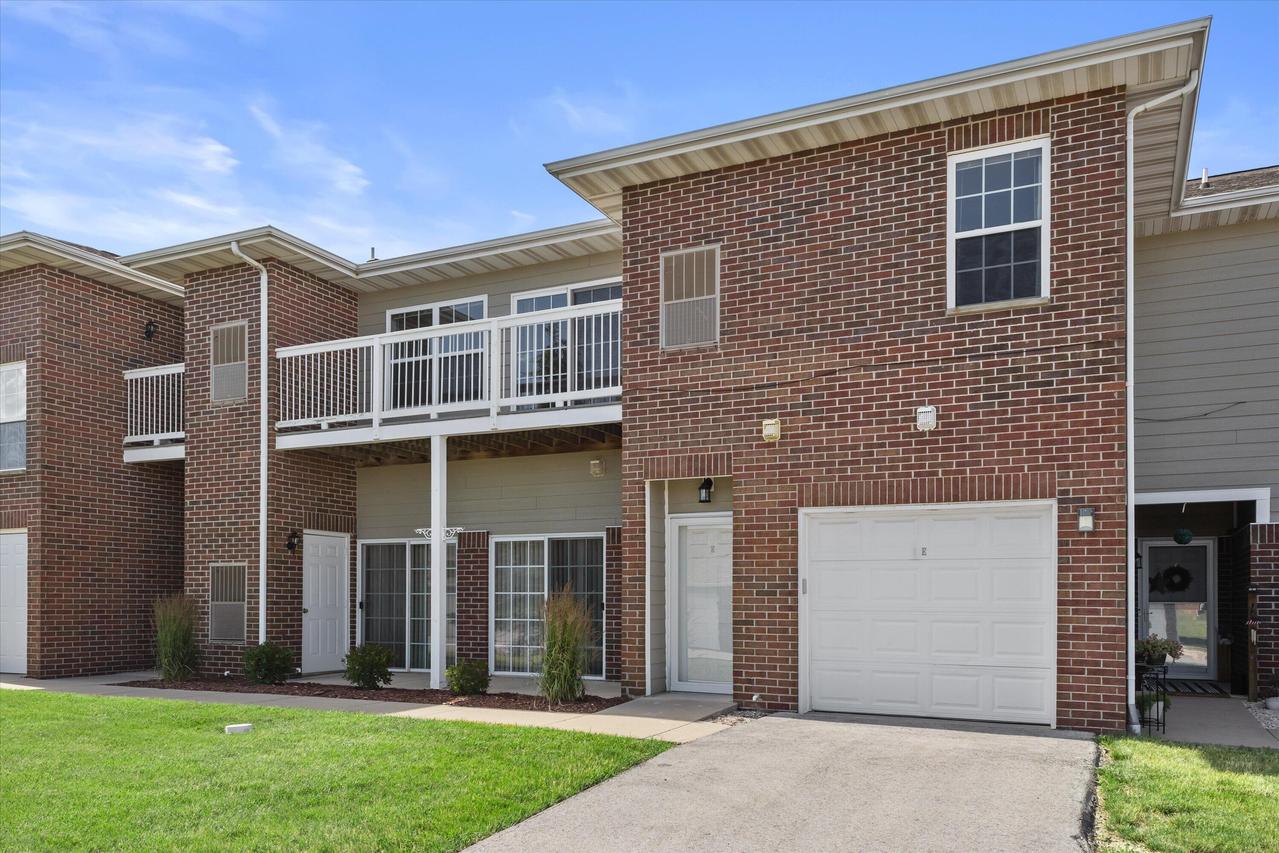 6746 100th Pl #unit E, Pleasant Prairie, WI 53158