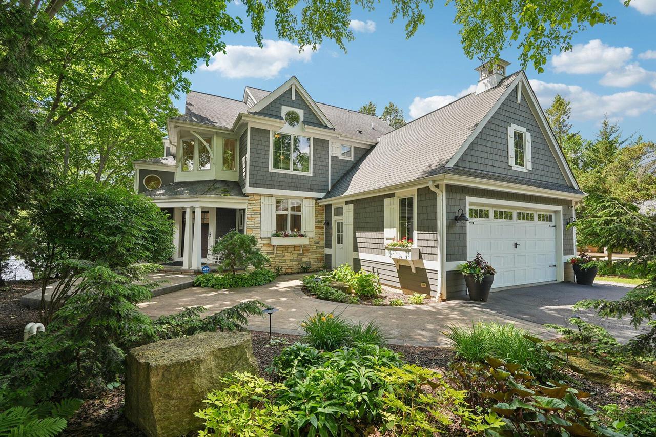 W343N6293 S Bayview Rd, Oconomowoc, WI 53066