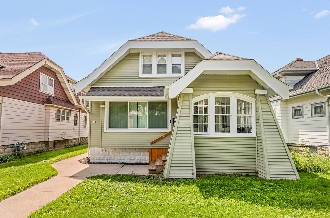 3713 N 15th St, Milwaukee, WI 53206