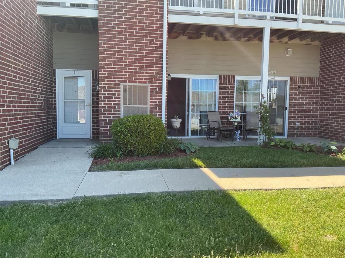 6846 102nd St #B, Pleasant Prairie, WI 53158