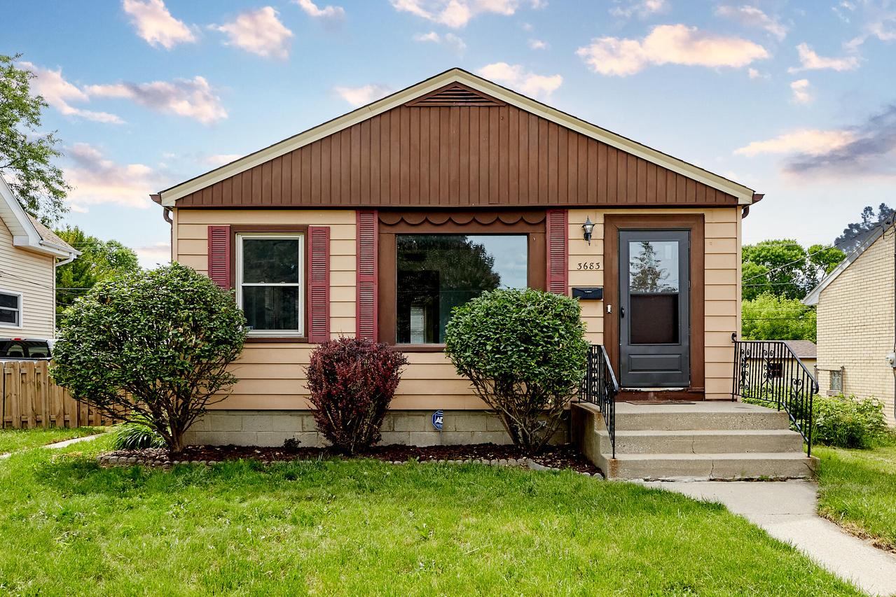 3683 S Clement Ave, Milwaukee, WI 53207