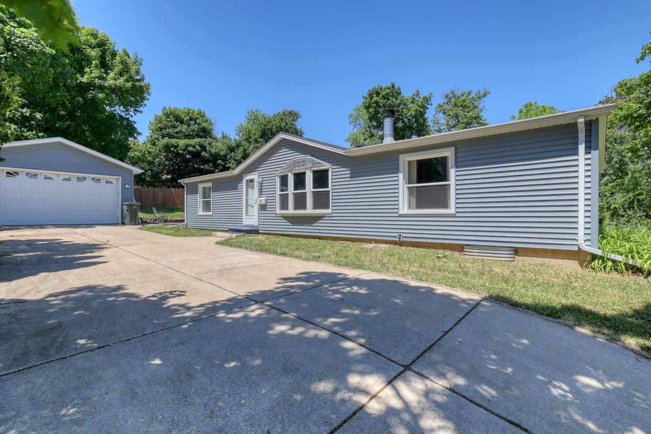 2451 S 92nd St, West Allis, WI 53227