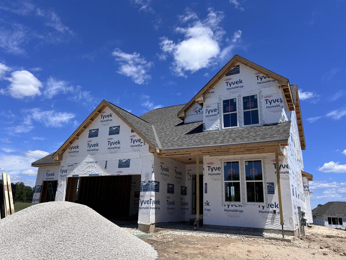 270 Bayberry Ln, Grafton, WI 53024