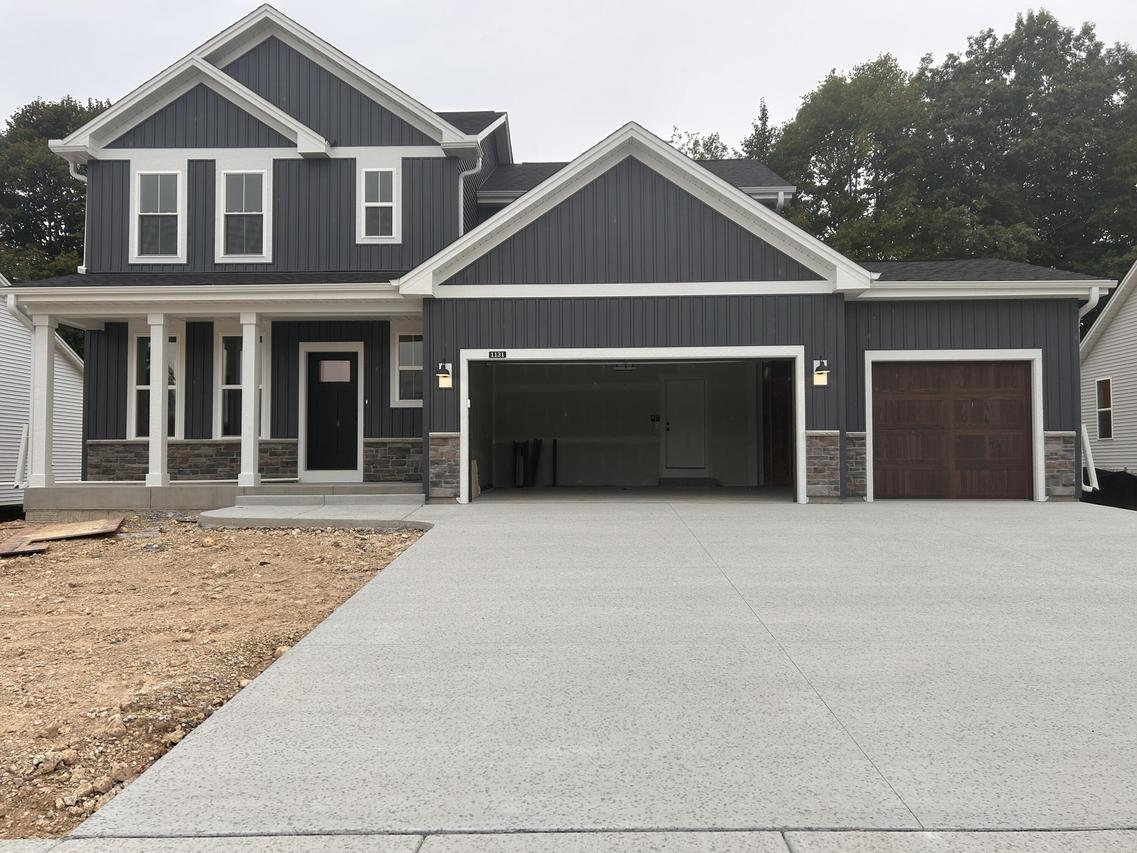 1131 Mount Vernon Dr, Hartford, WI 53027