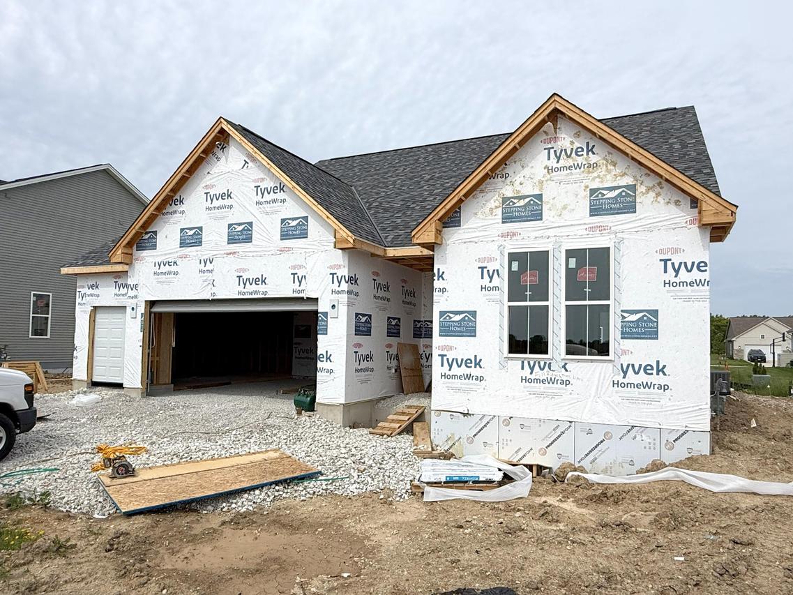 3700 Bishops Cap Dr, Caledonia, WI 53126