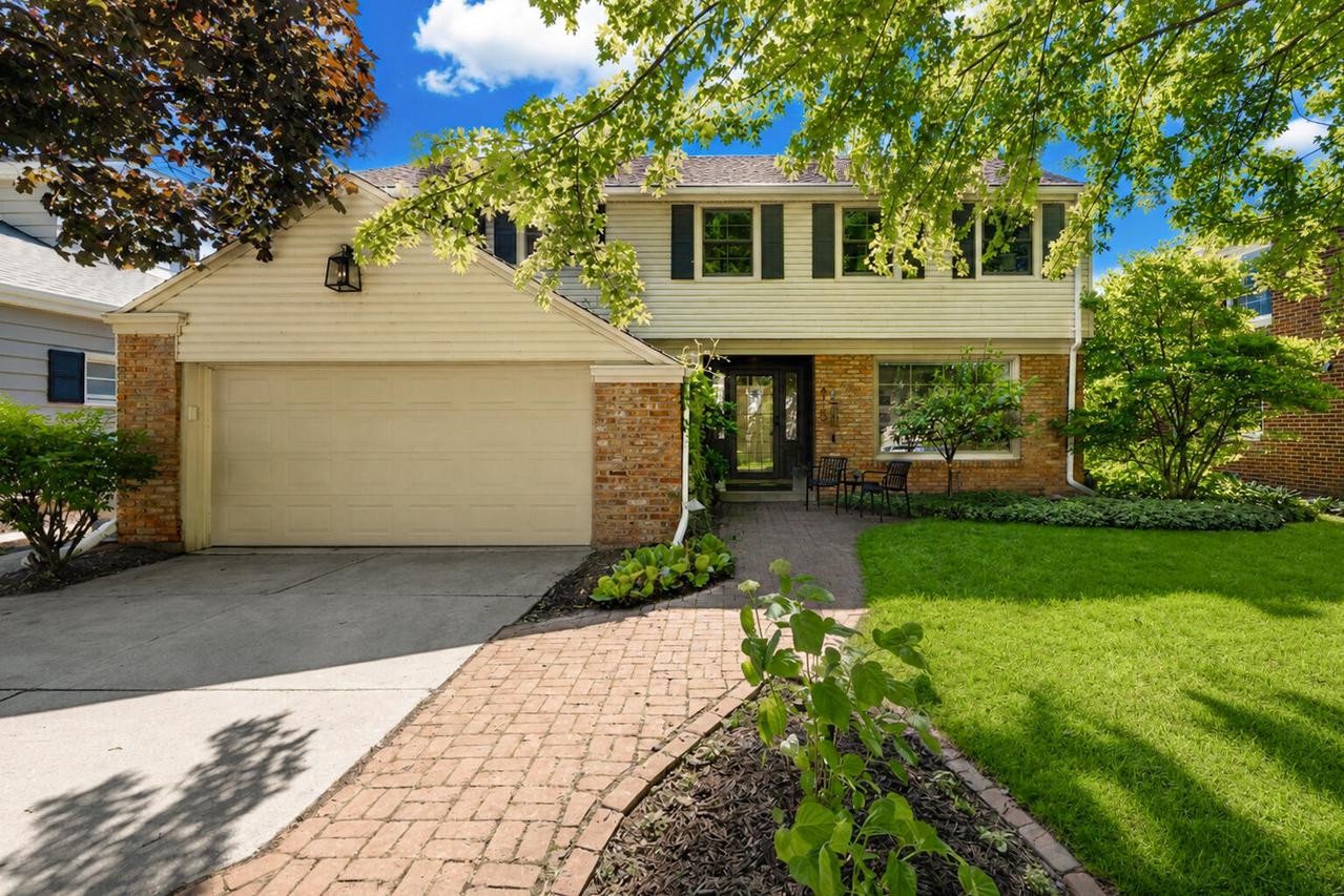 6120 N Kent Ave, Whitefish Bay, WI 53217