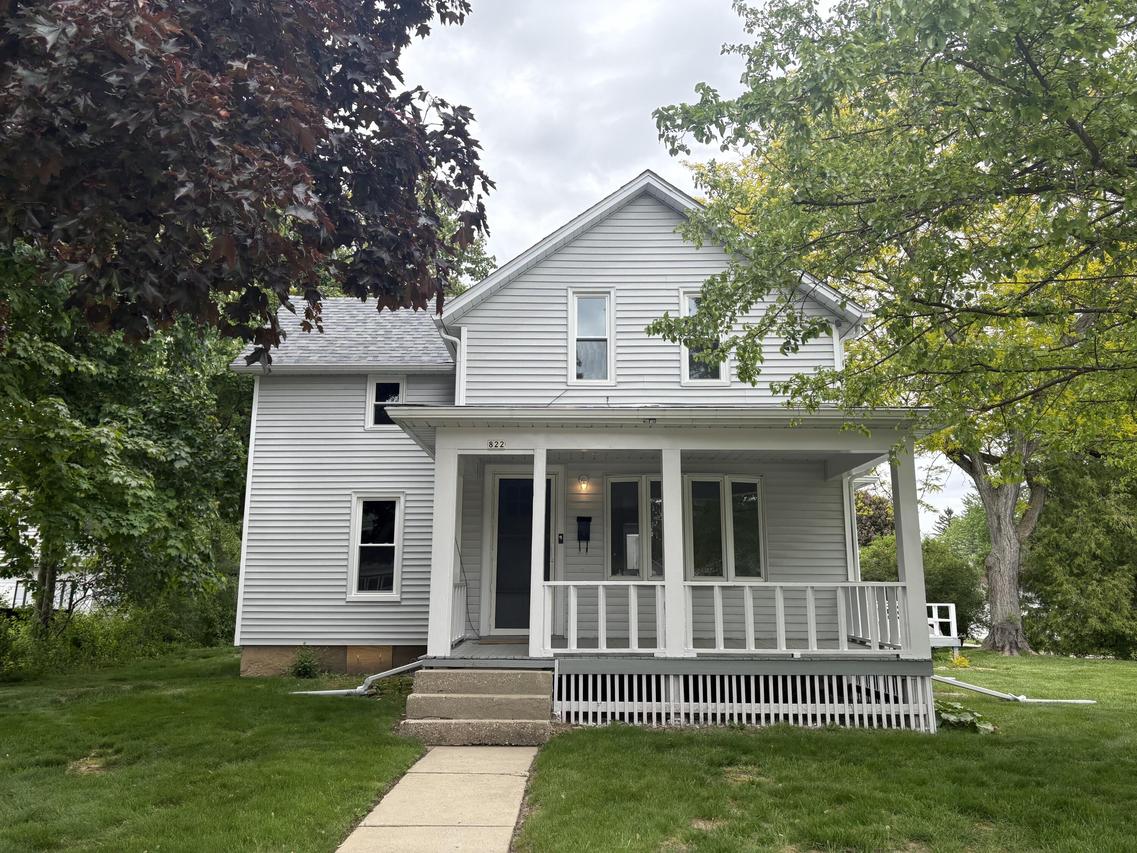 822 South St., Oconomowoc, WI 53066
