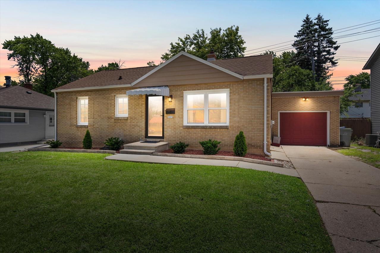 5005 W Forest Home Ave, Milwaukee, WI 53219