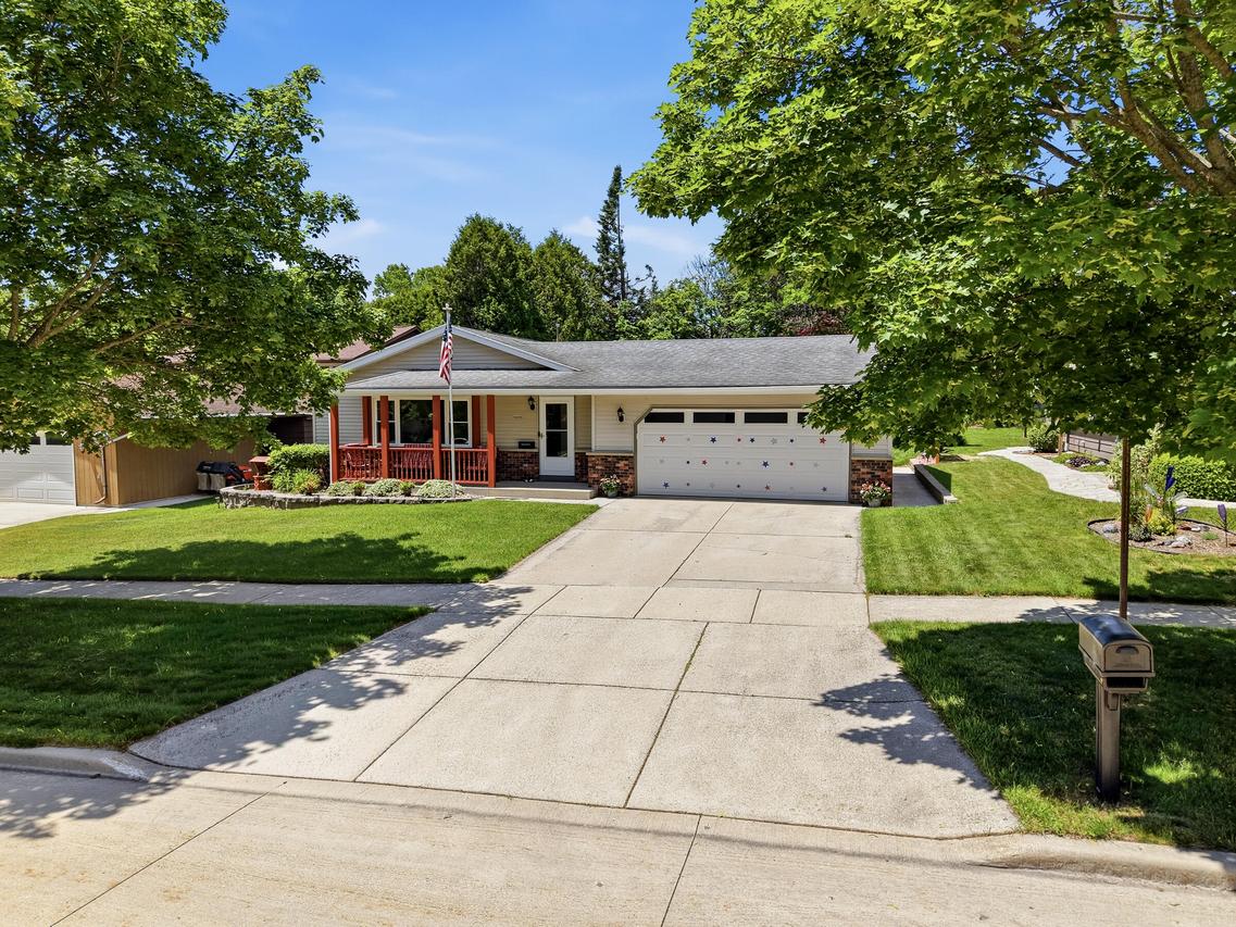 4006 S 18th St, Sheboygan, WI 53081