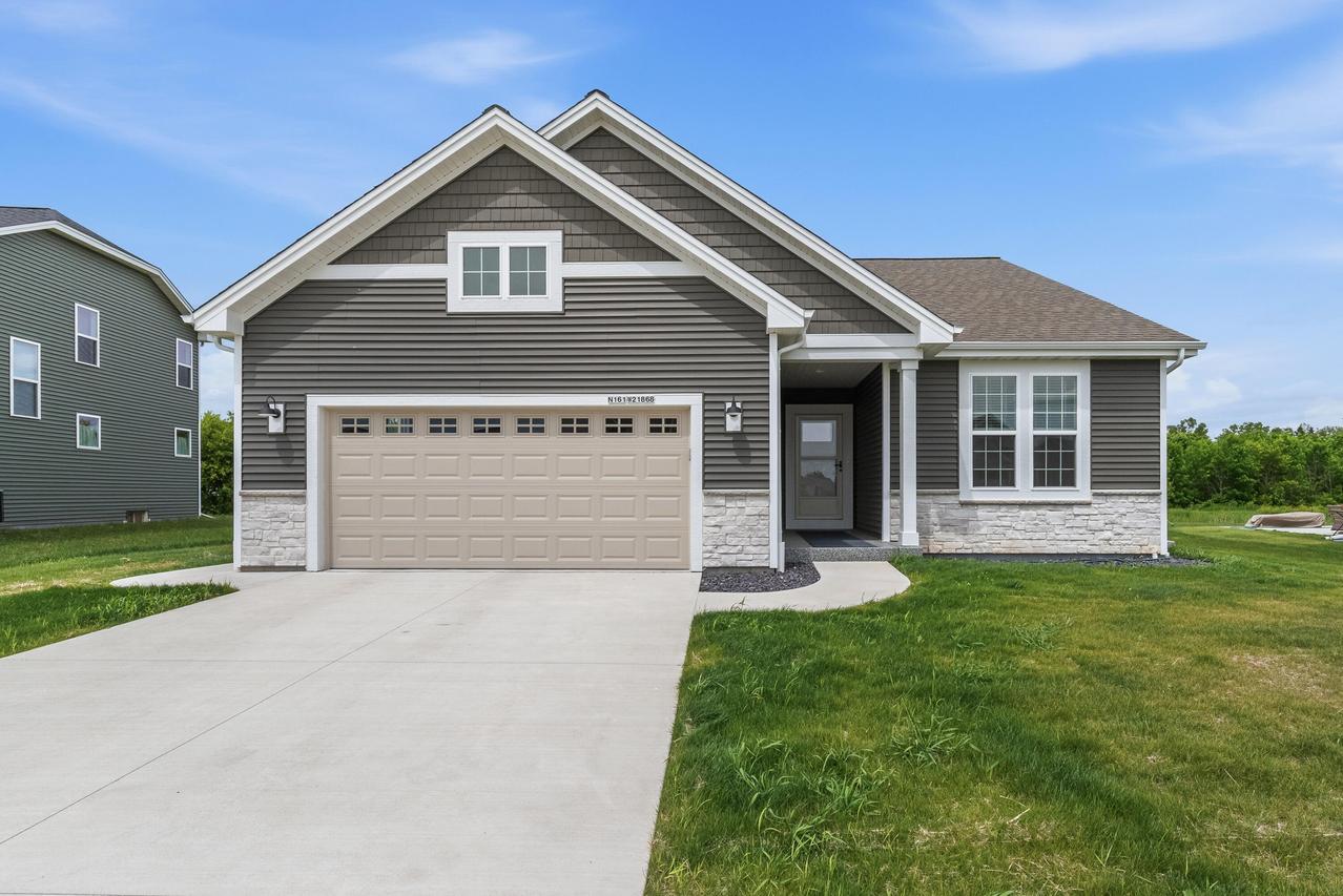 N161W21868 N Daisy Dr, Jackson, WI 53037