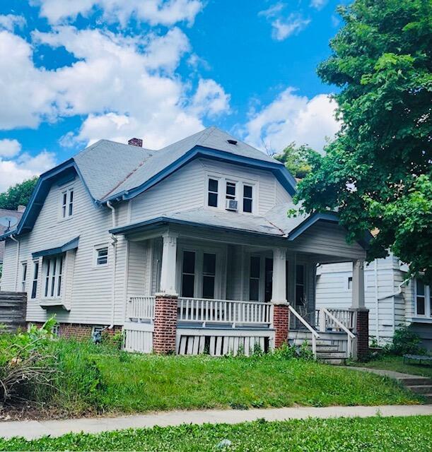 4430 W Meinecke Ave, Milwaukee, WI 53210