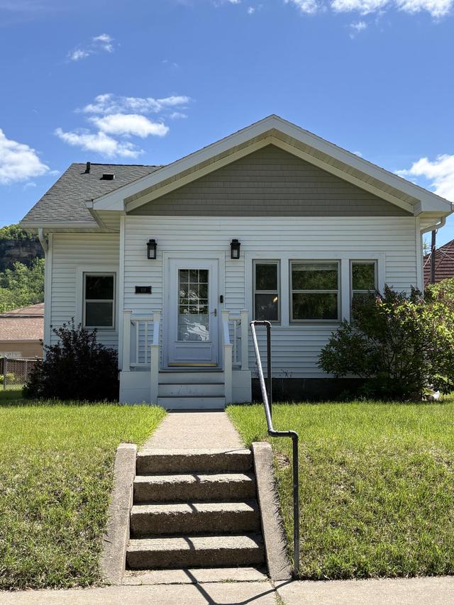 119 24th St, La Crosse, WI 54601