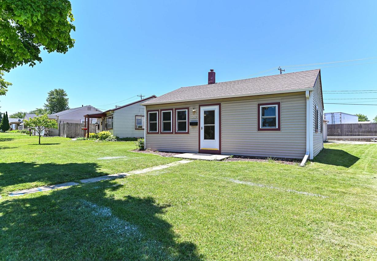3409 S 20th St, Milwaukee, WI 53215