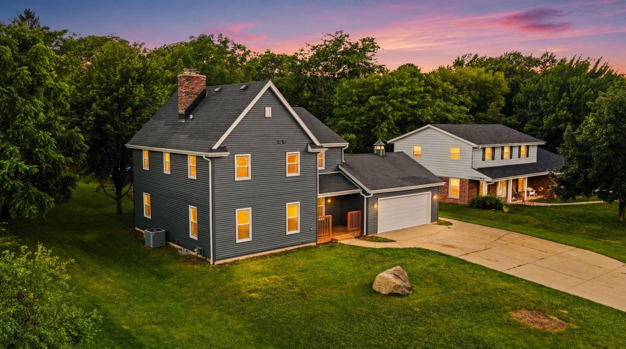 3971 S 118th St, Greenfield, WI 53228