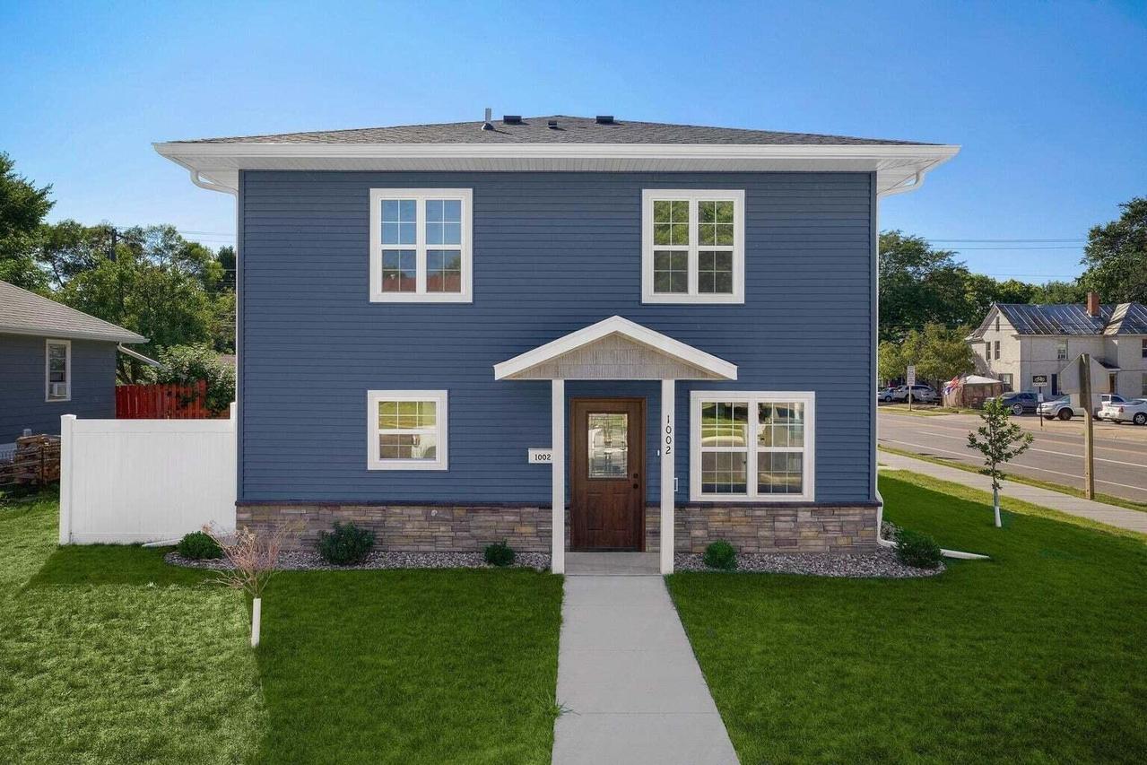 1002 7th St, La Crosse, WI 54601