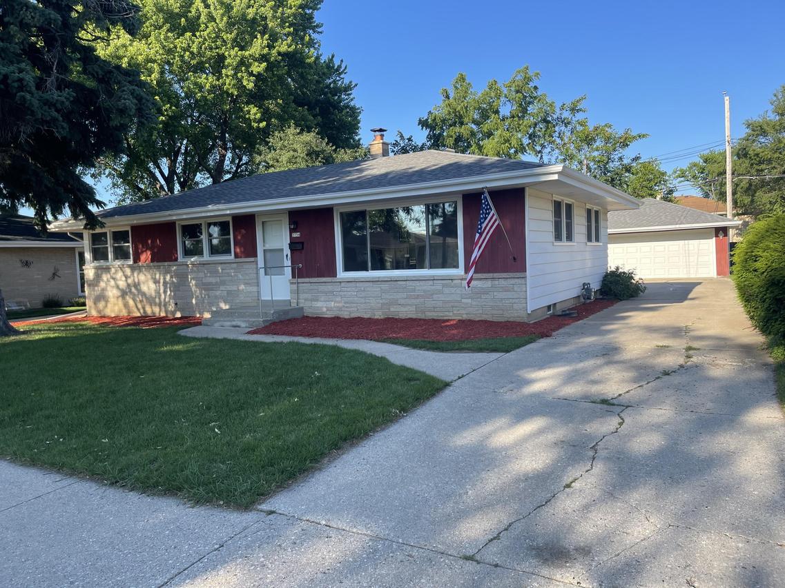3754 S 77th St, Milwaukee, WI 53220