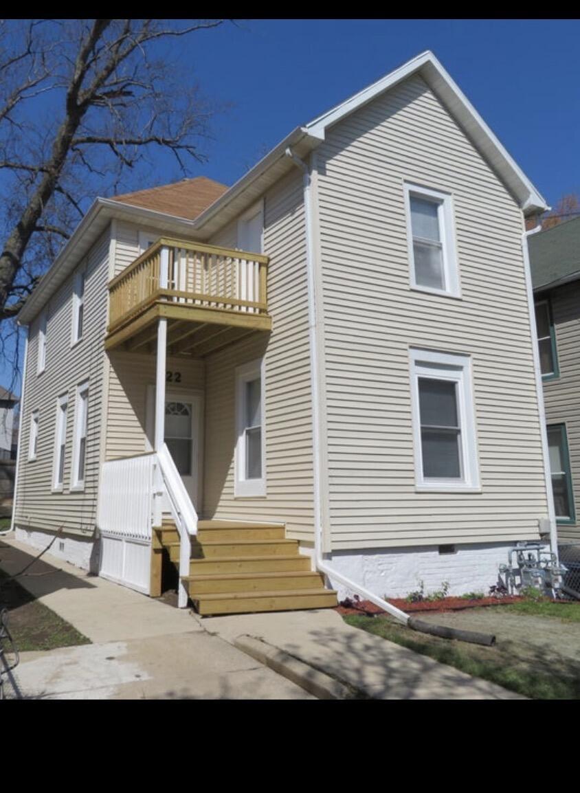 922 Racine St, Racine, WI 53403