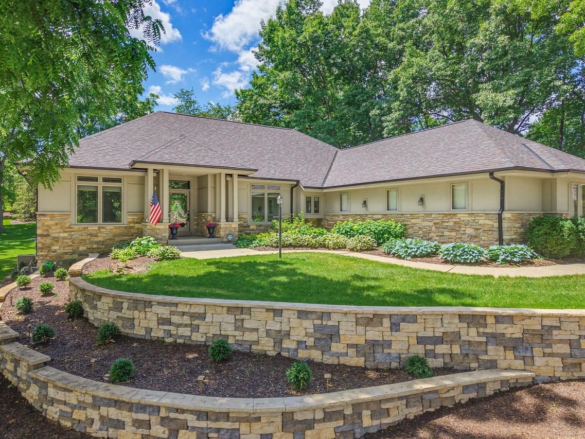 N77W23829 Sun Valley, Sussex, WI 53089