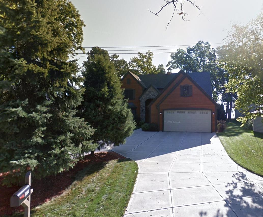 N8964 Lake Ln., East Troy, WI 53120