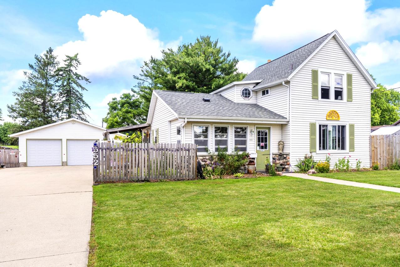 552 Milford St, Watertown, WI 53094