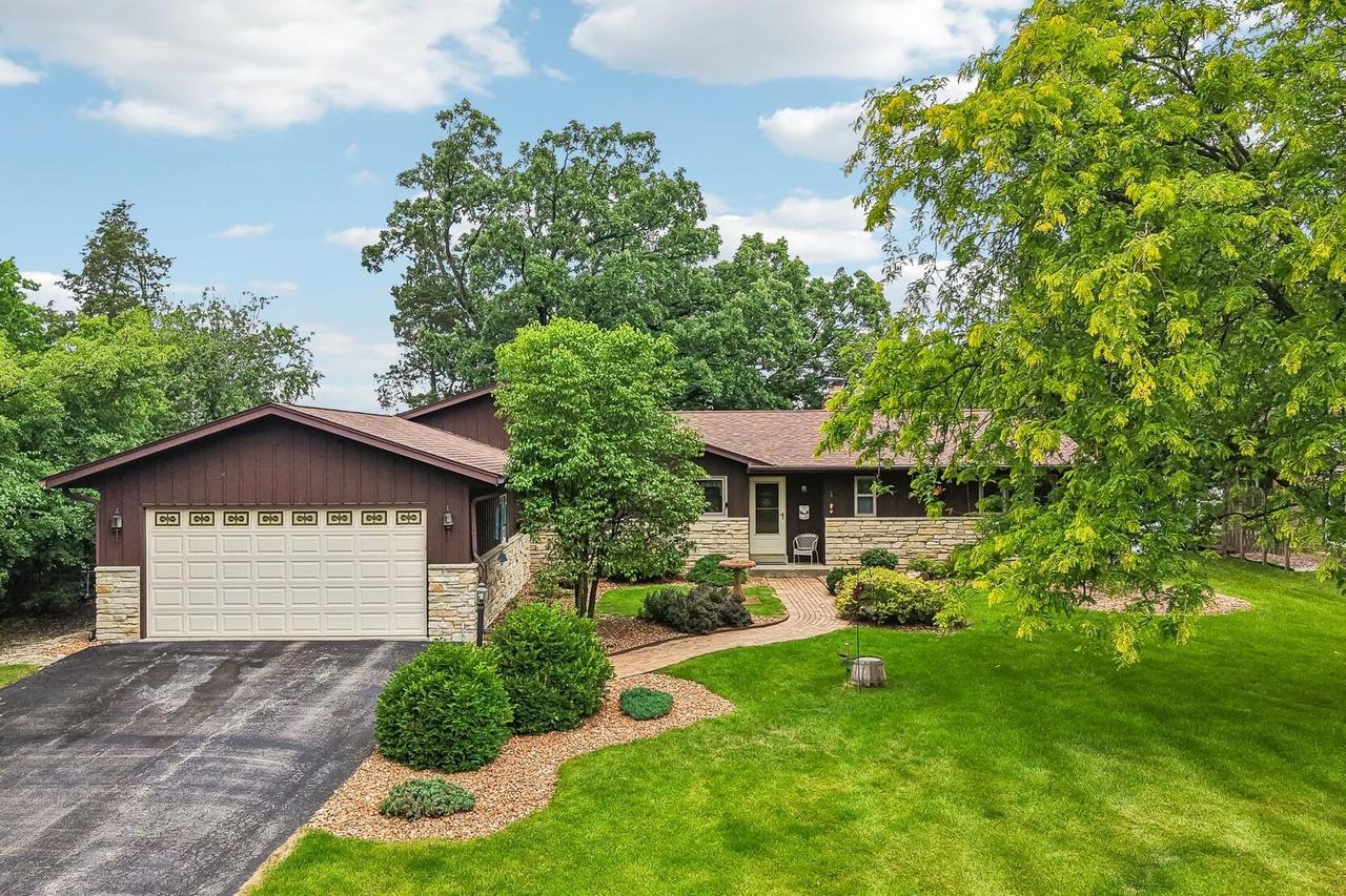 W322N6797 Wildwood Point, Merton, WI 53029