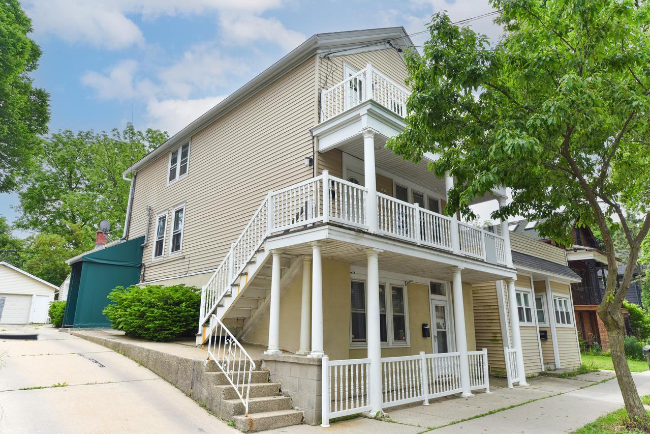 1816 N Arlington Pl, Milwaukee, WI 53202
