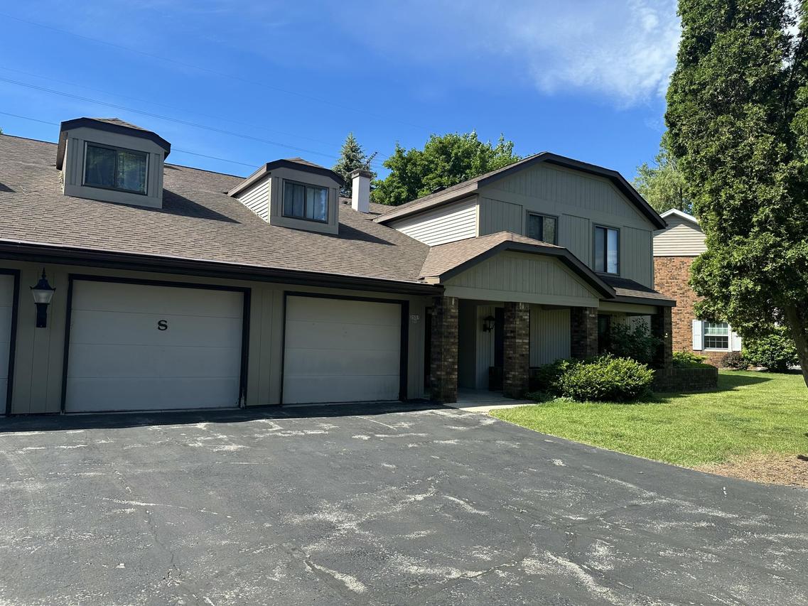 2551 Cross Creek #D, Sheboygan, WI 53081