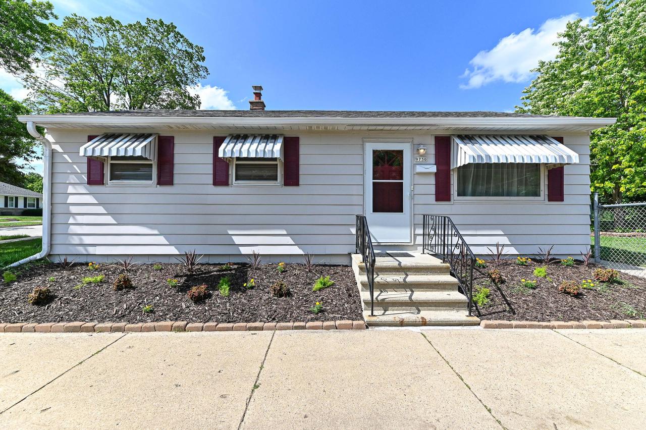 9730 W Keefe Ave, Milwaukee, WI 53222