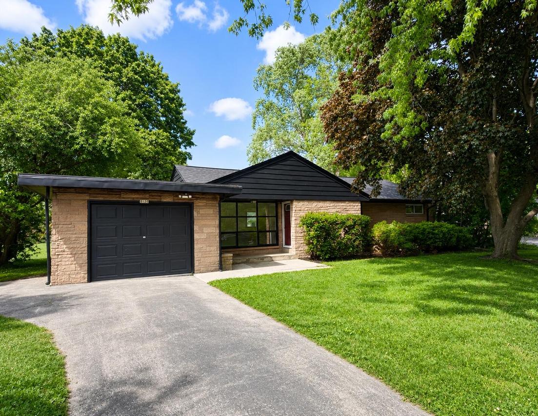 8120 N 55th St, Brown Deer, WI 53223