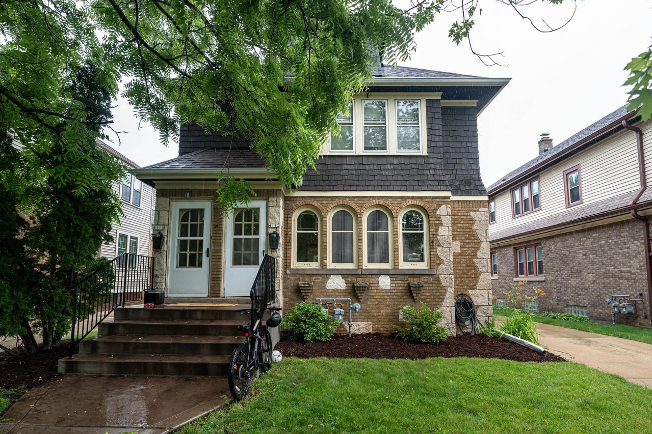 4112 N Woodburn St #4114, Shorewood, WI 53211