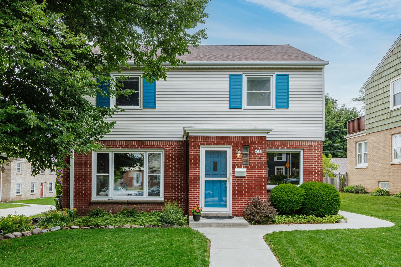 4315 N Alpine Ave, Shorewood, WI 53211