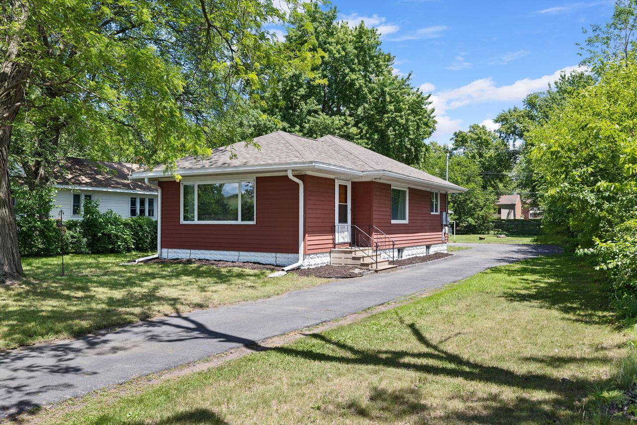 2920 George St, La Crosse, WI 54603