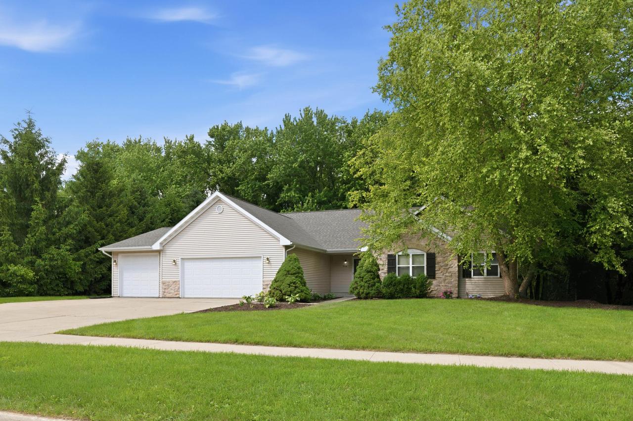 3130 W Rockport Park, Janesville, WI 53548