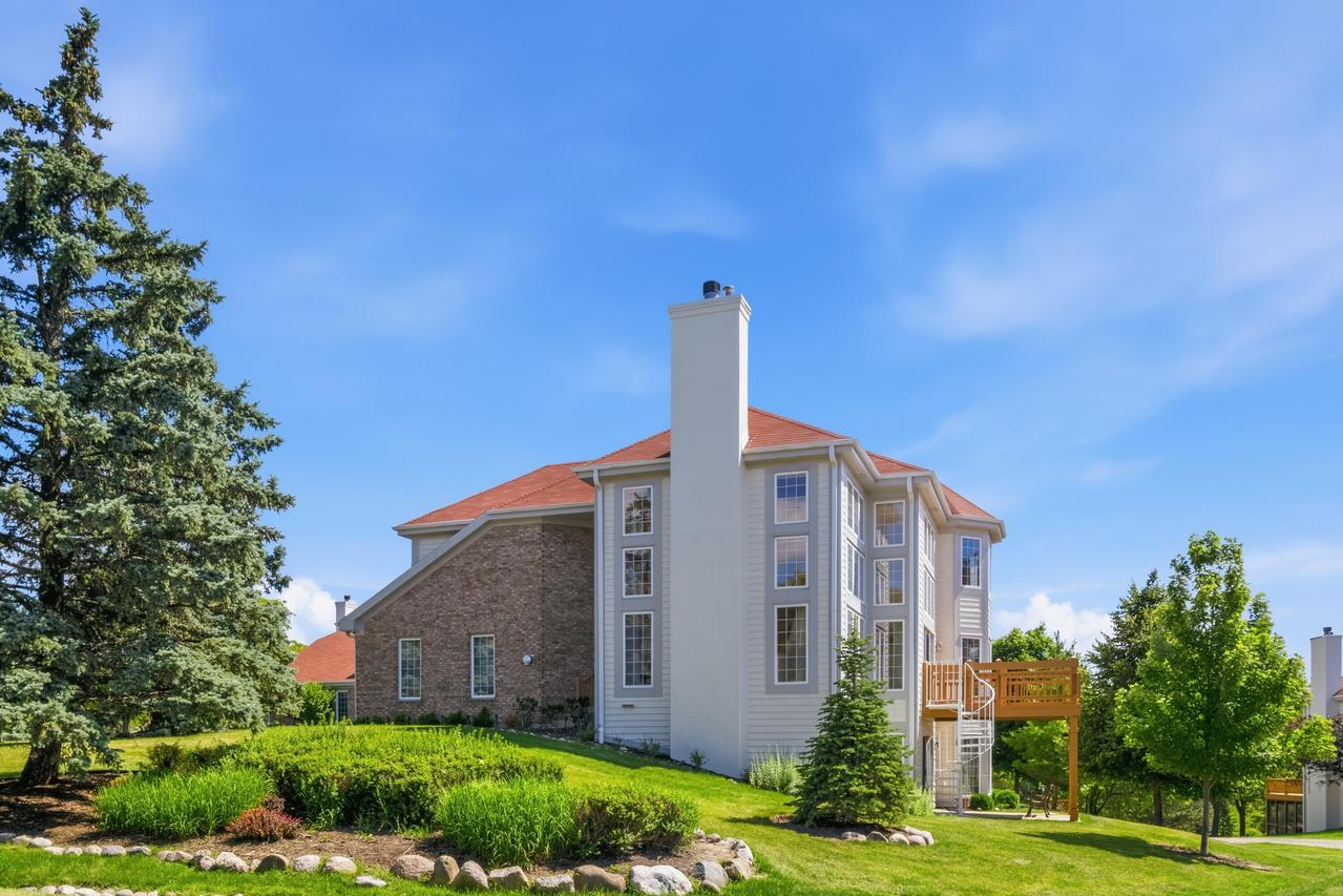 1505 Highland Dr, Geneva, WI 53147