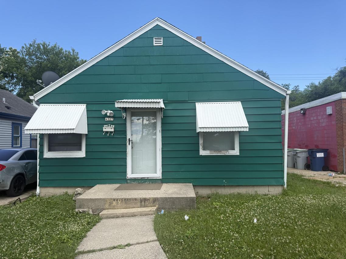 4327 N 35th St, Milwaukee, WI 53216