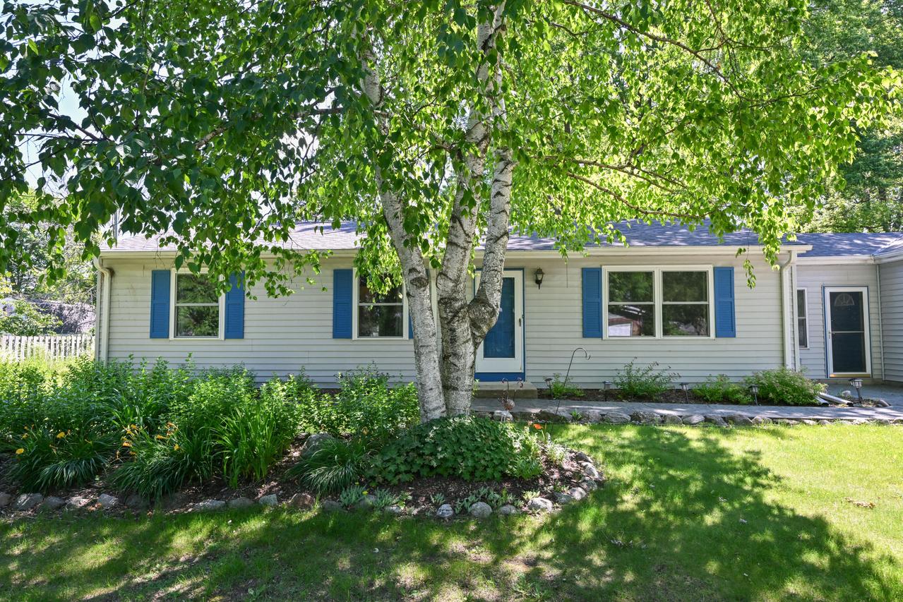 N880 Center St, Ashippun, WI 53036