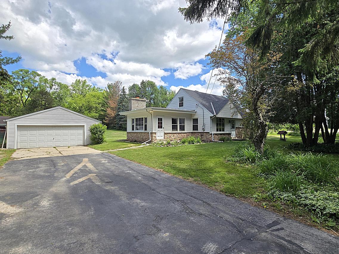 N92W29368 Center Oak Rd, Merton, WI 53029