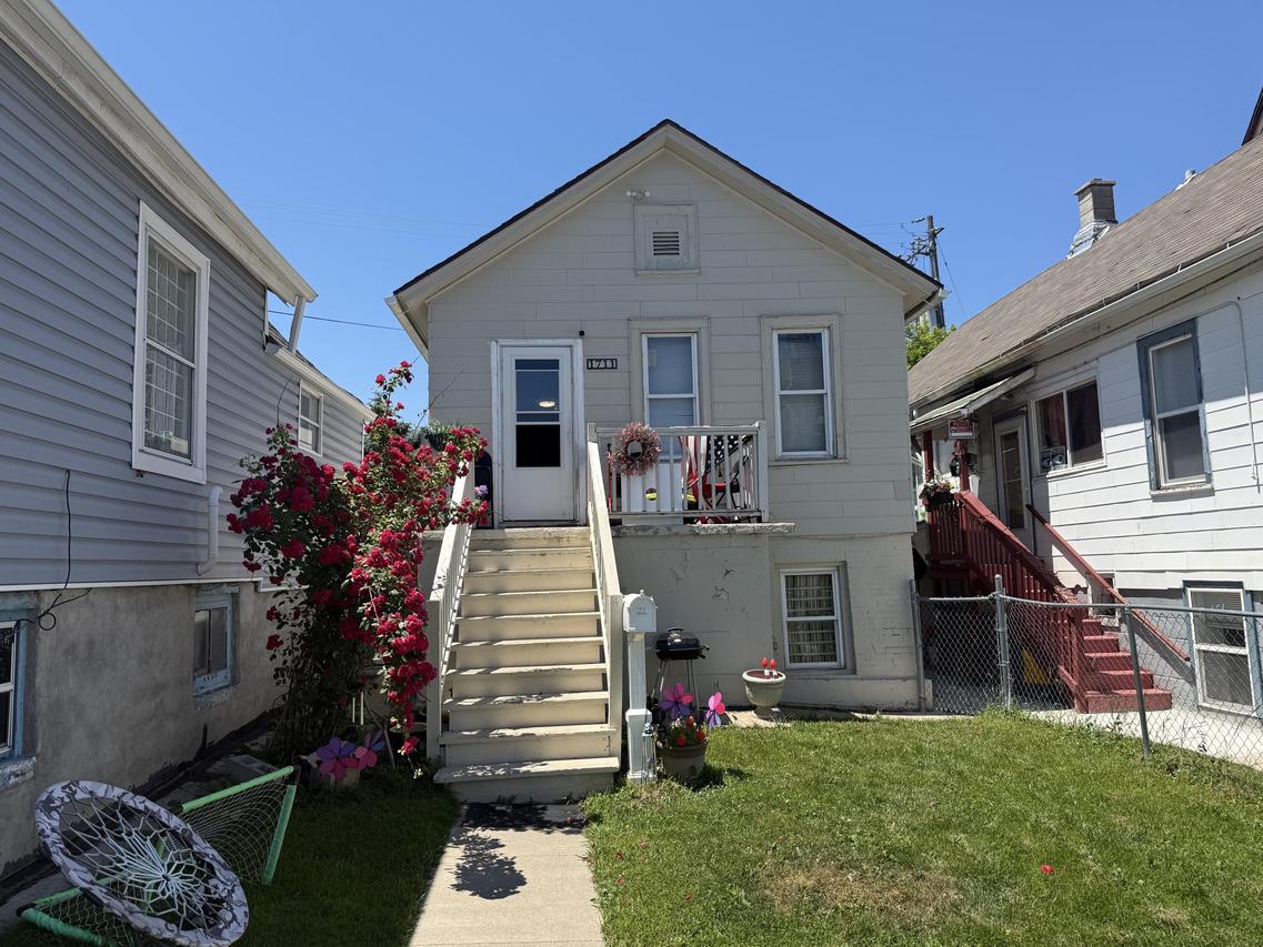 1711 S 15th Pl, Milwaukee, WI 53204