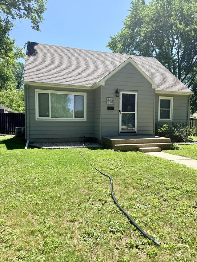 5521 W Green Tree Rd, Milwaukee, WI 53223