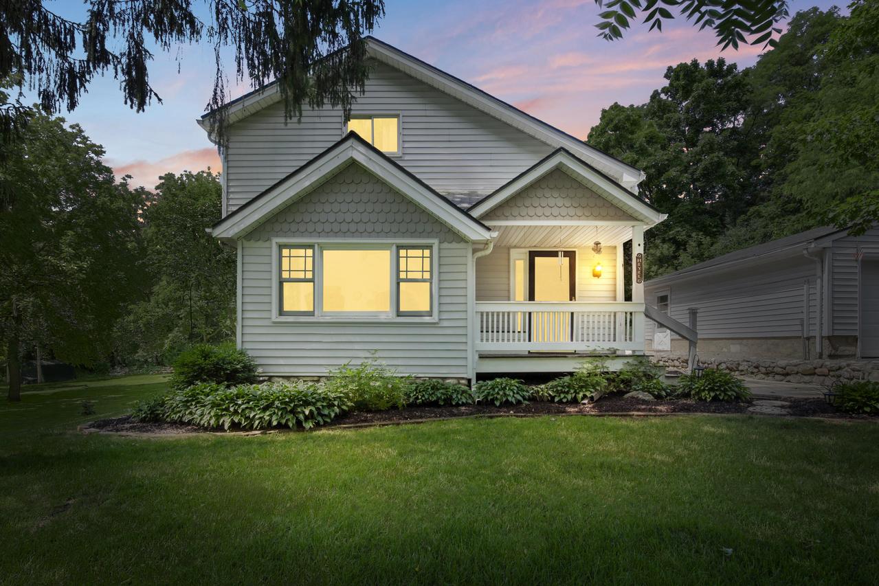 4135 S Racine Ave, New Berlin, WI 53146