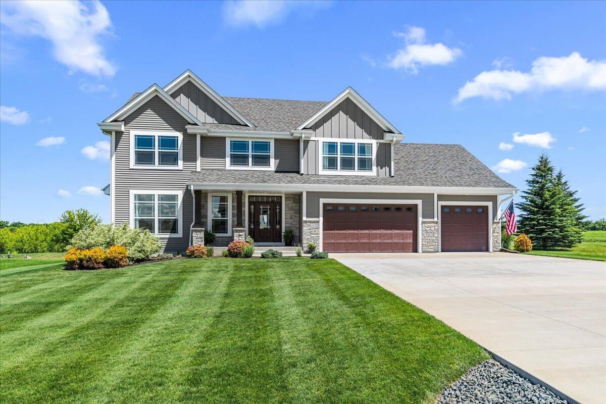 2900 Loretta Ln, Barton, WI 53090