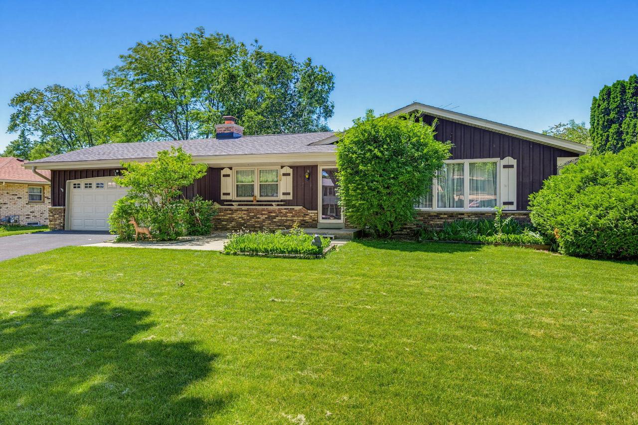 9069 N Maura Ln, Brown Deer, WI 53223