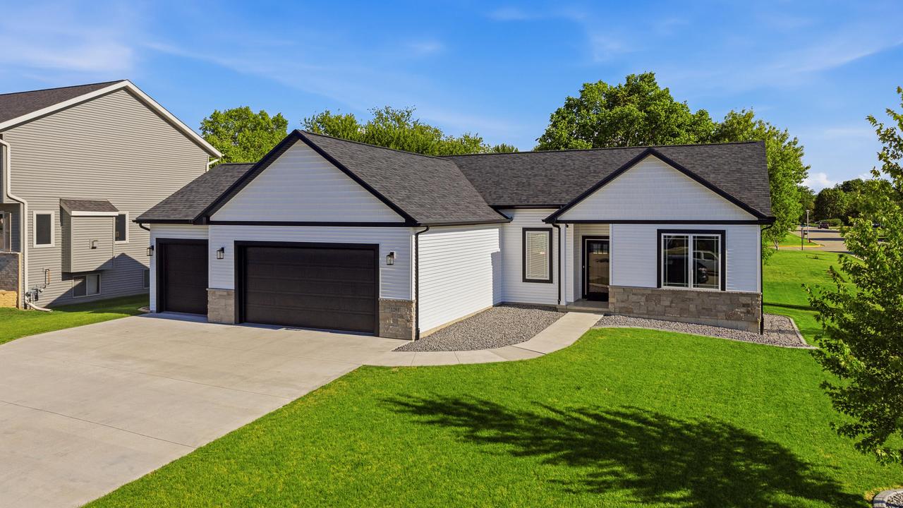 1291 Carolyn Blvd, Mayville, WI 53050