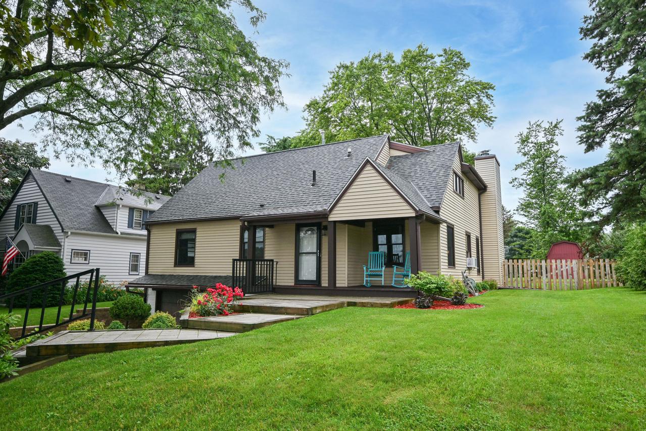 1314 S East Ave, Waukesha, WI 53186